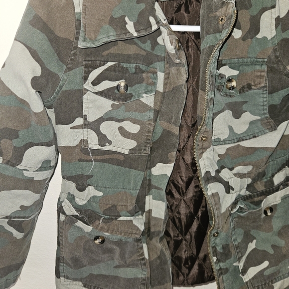 Me Jane Girls Camouflage Coat Size 12 - Picture 4 of 12